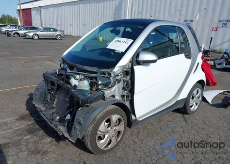 2015 Smart Fortwo Passion/Pure z USA, uszkodzony, nr VIN WMEEJ3BA3FK794355